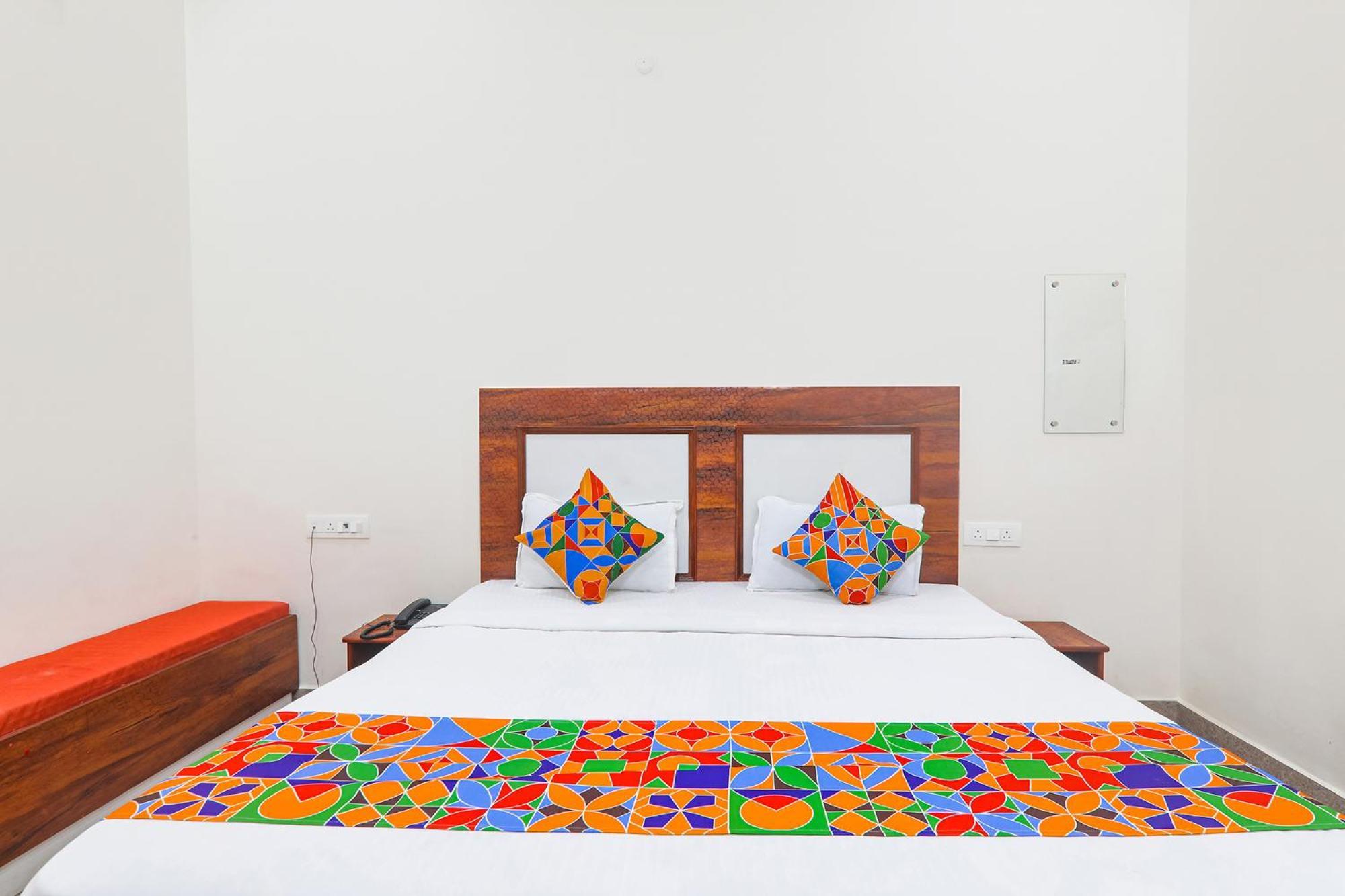 Fabhotel Shree Venkatesh Nileyam Ayodhya Eksteriør billede